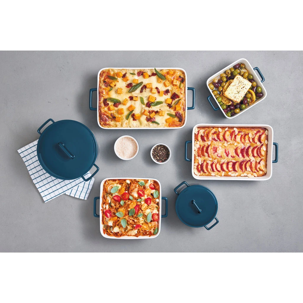 Maxwell And Williams Epicurious Rectangular Baker 32x22.5x7cm - Teal - Image 3